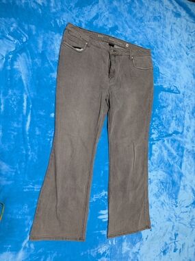 Charcoal Bootcut Jeans - Everyday Classic 🖤